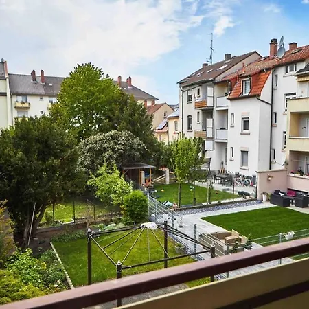 Apartment Family Friendly Work From 2br, Balcony, Wifi, Netflix, Near Basf *