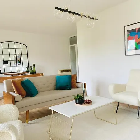 Bright 2br Family-friendly -basf - Free Parking - Super Fast Wifi